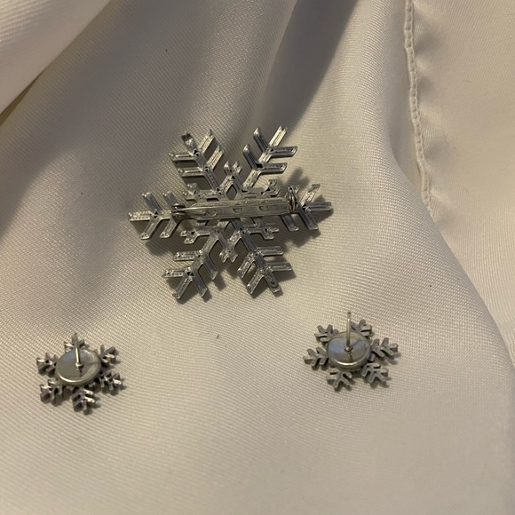 3/15 Handmade 3D Printed Snowflake Brooch & Earrings Winter Set Holiday Jewelry - Picture 2 of 2